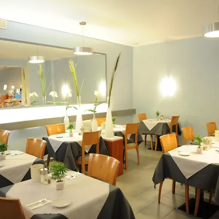 Central-classic Hotell 3*